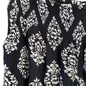 Geo Print Black Palazzo Pants with Slit and Pockets Size L Elastic Waistband